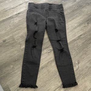 Old Navy Size 8P $5 black Distressed cut AS IS $5 Add/Bundle